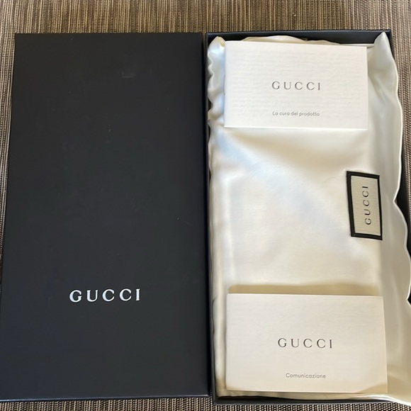 Like New Rare Gucci Berry Strawberry Cherry Interlocking GG Long Zip Wallet - Picture 11 of 11